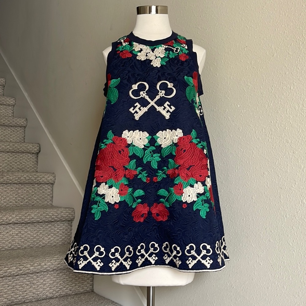 Sz 4 Embroidered, textured dress